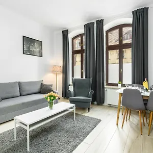 Old Town Swiety Wojciech Street - By Renters Апартаменты Познань